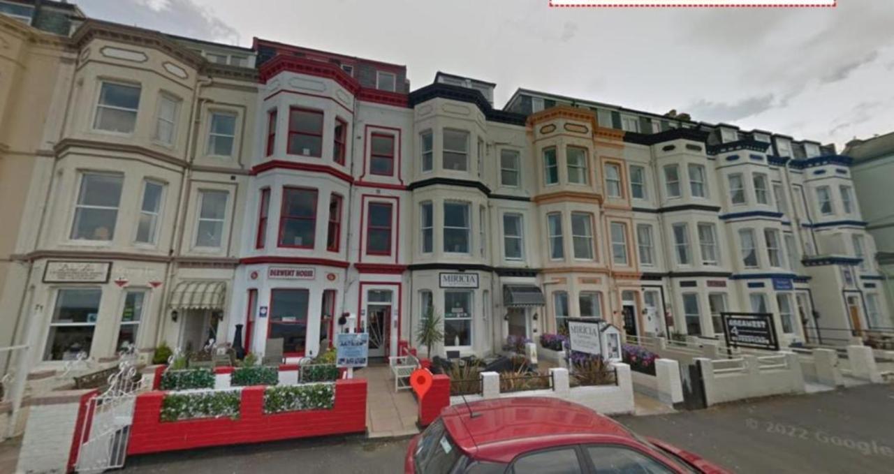 Seascape - Fantastic Location With Sea Views! Scarborough Exterior foto